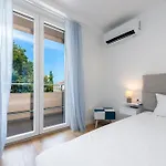 Sweet Apartment *