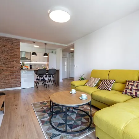 Apartment Sweet *